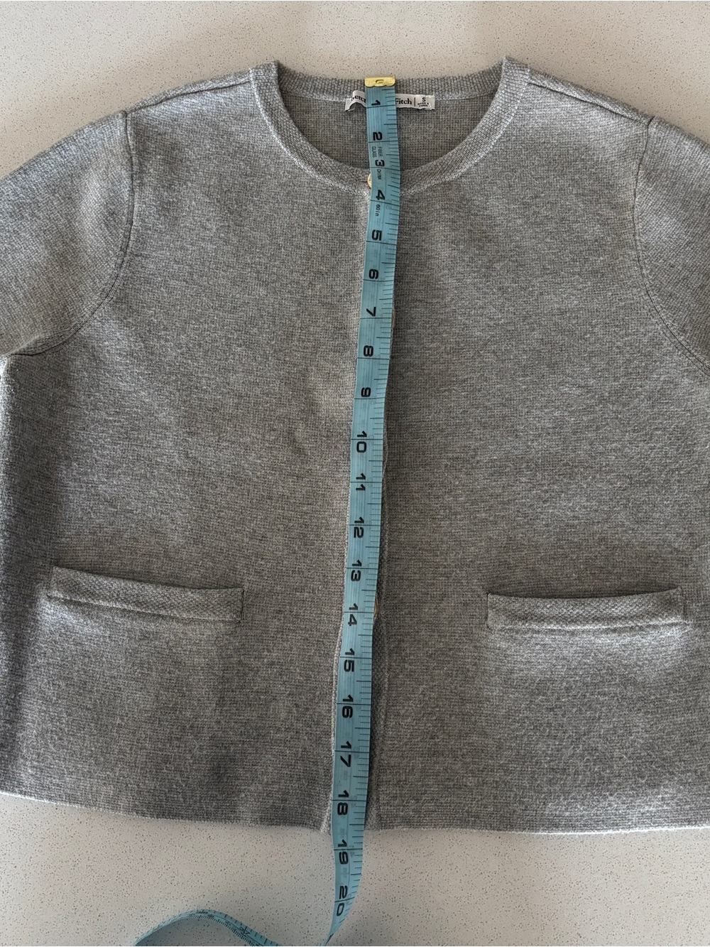 Abercrombie & Fitch Luxe Loft Short Sleeve Button Cropped Cardigan - Picture 8 of 9